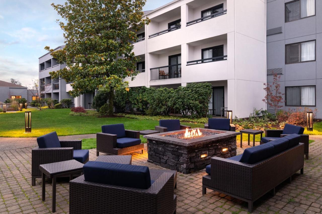 Courtyard Seattle Southcenter Hotel Tukwila Exterior photo