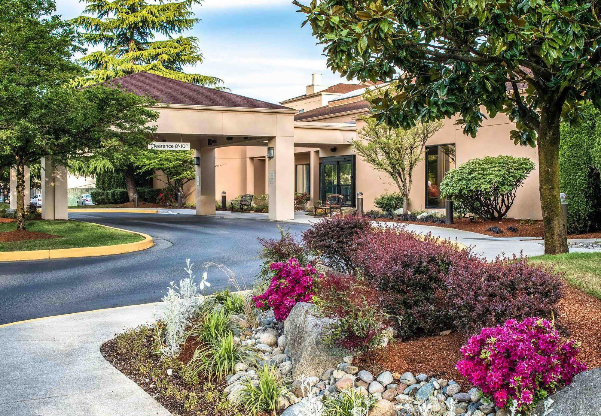 Courtyard Seattle Southcenter Hotel Tukwila Exterior photo